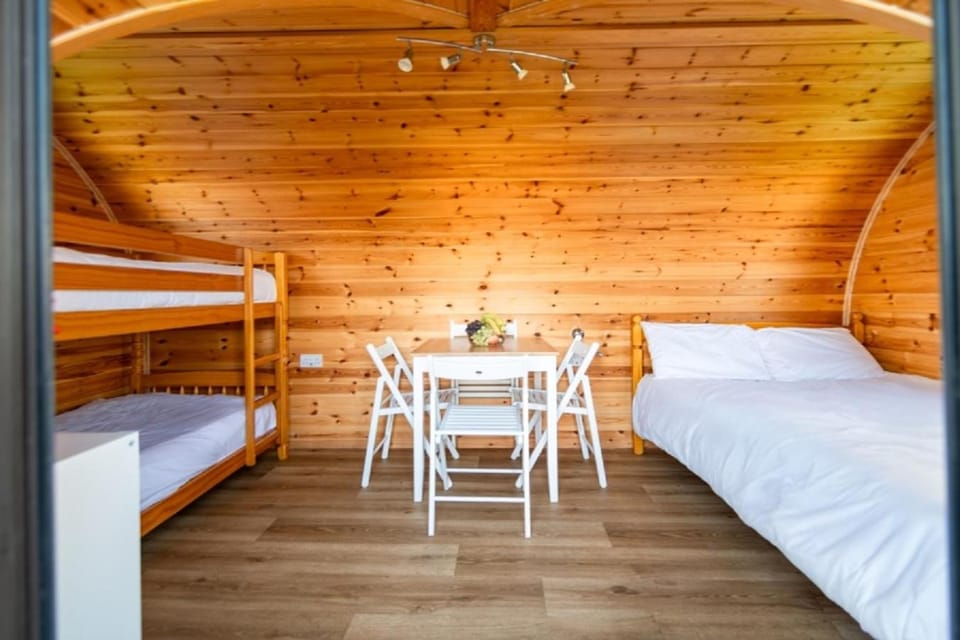 Bed, Dining area, Bedroom, bunk bed