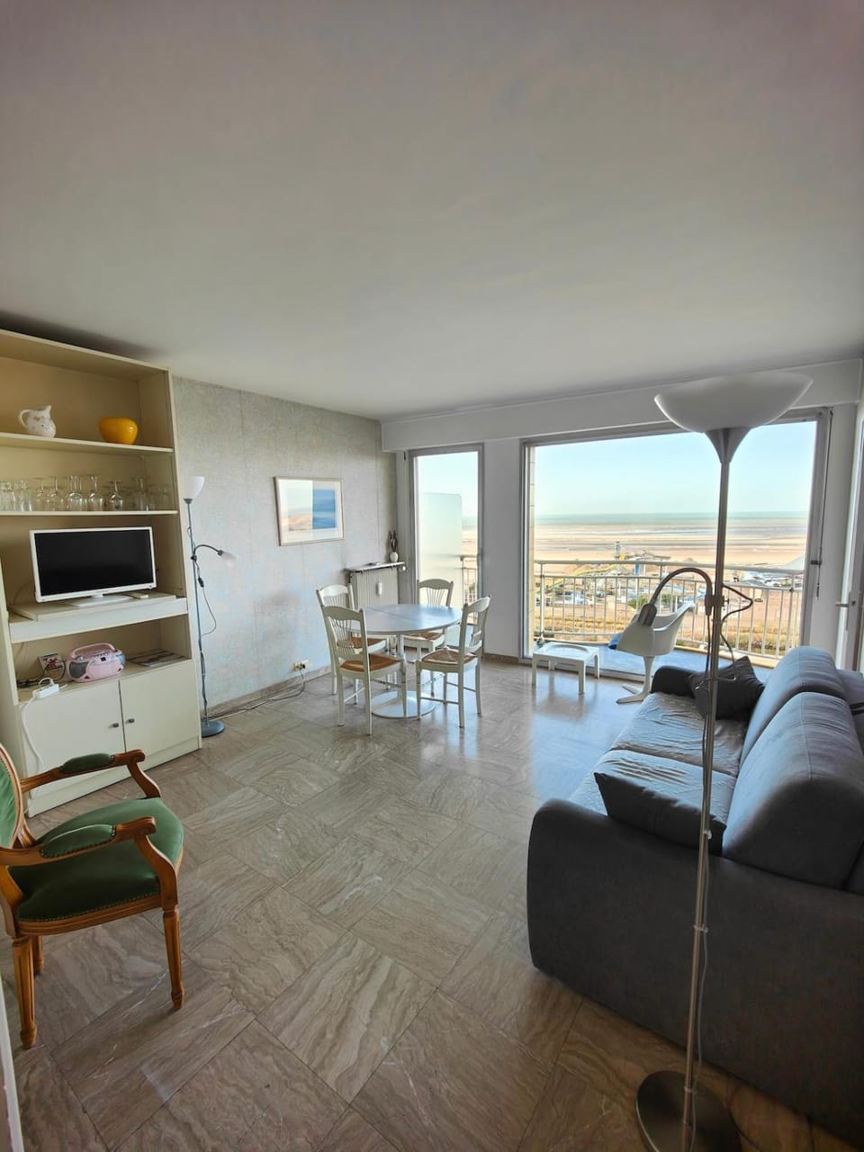 TV and multimedia, Living room, Dining area