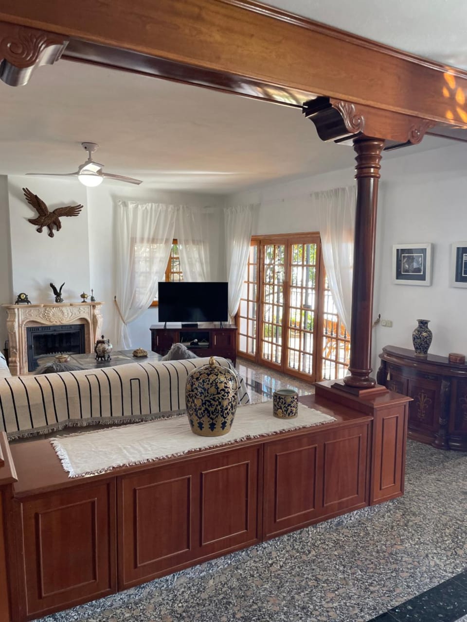 TV and multimedia, Living room, fireplace