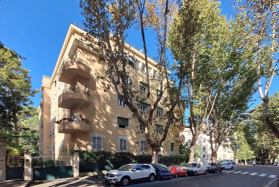 Property building, Street view