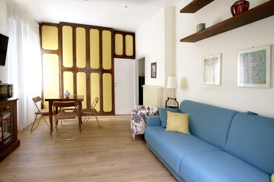 Bed, Kitchen or kitchenette, Living room