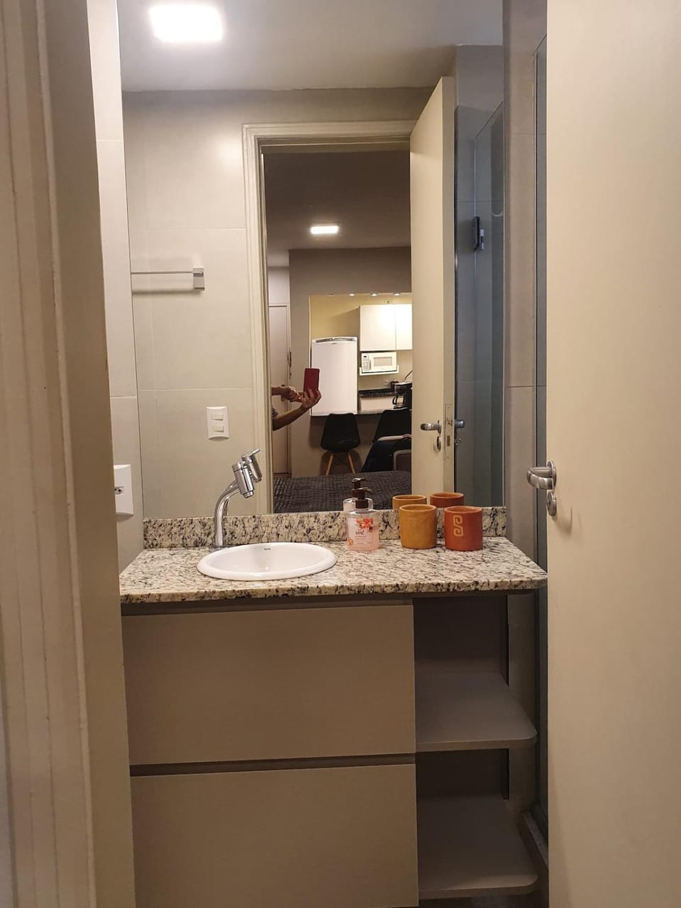 Belo apartamento quarto e sala bem localizado Apartment in Porto Alegre