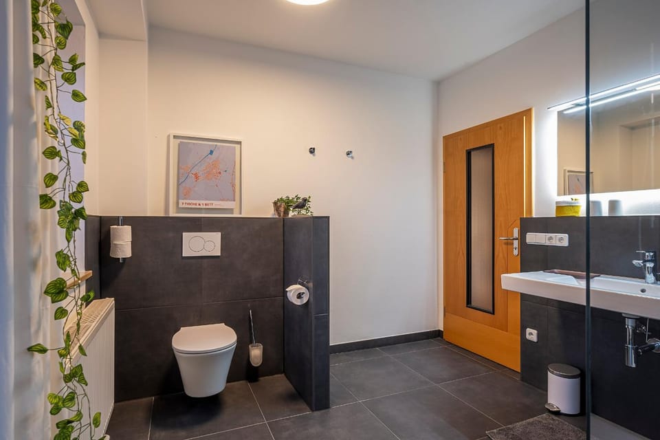 Sieben Zimmer & Ein Tisch Bed and Breakfast in Augsburg