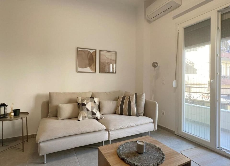 Living room, Seating area, air conditioner