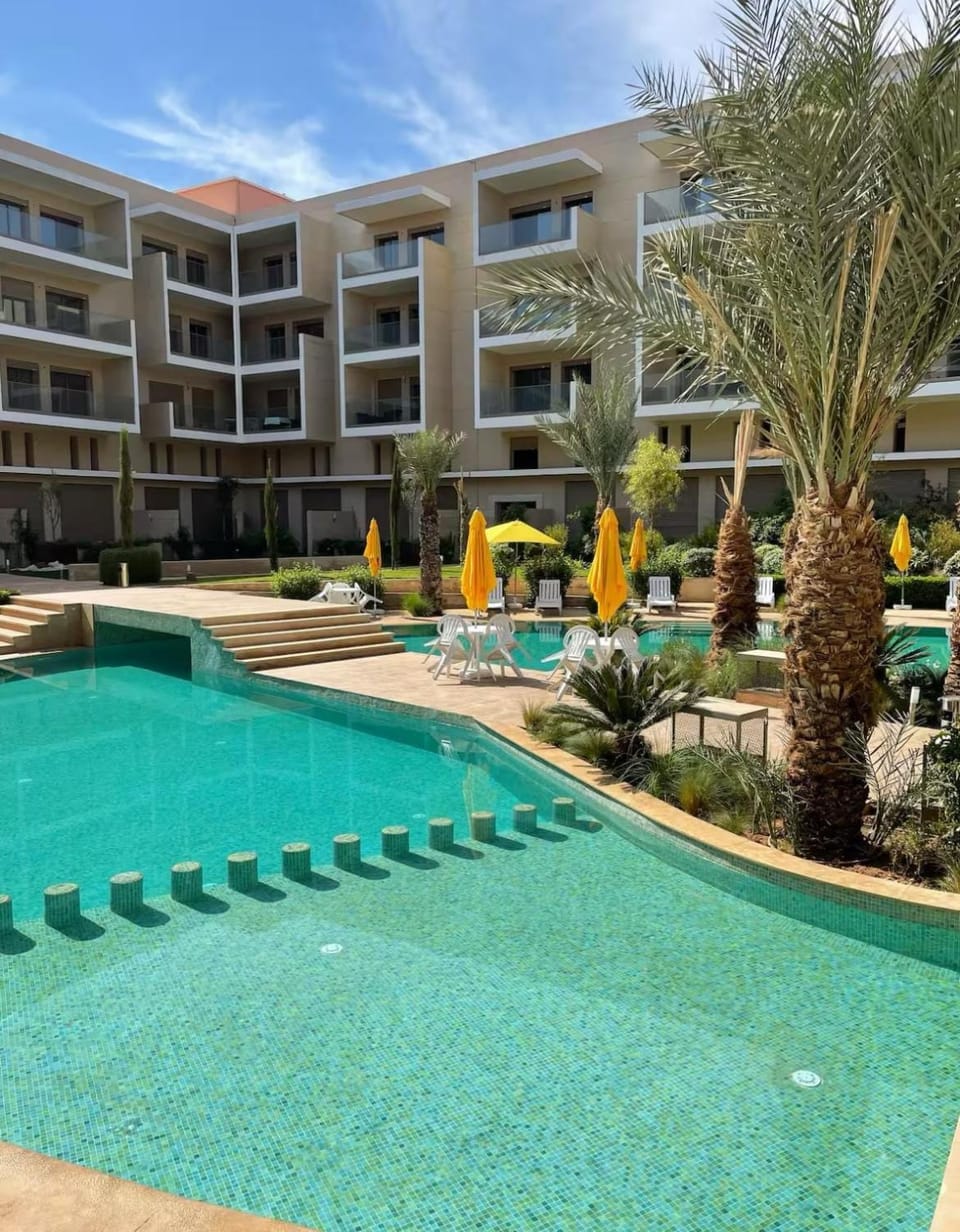 Property building, Spring, Day, Garden, Garden view, Pool view, Swimming pool, Swimming pool, sunbed