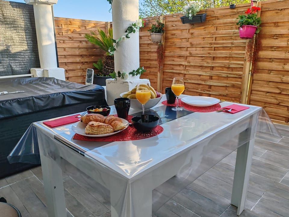 Romance à l' affiche Apartment in Occitanie