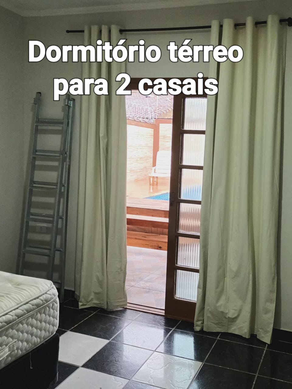 Casa de praia com piscina, para 15 pessoas, com 5 vagas de garagem House in Itanhaém