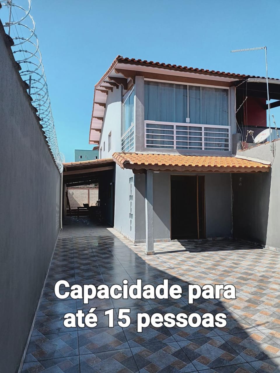 Casa de praia com piscina, para 15 pessoas, com 5 vagas de garagem House in Itanhaém