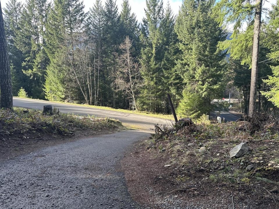 Culps Cascade | Wi-Fi, Woodstove, Cedar Hot tub House in Washington