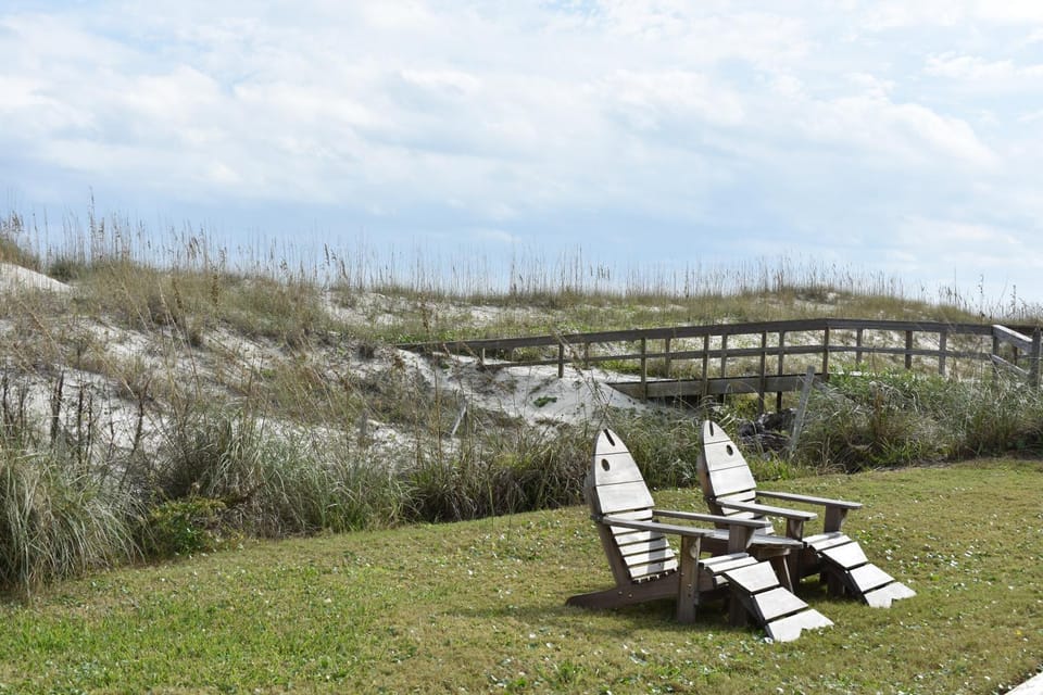 Cottage Four DIRECT OCEANFRONT Romantic Cottage Best Beach - Walk to Restaurants - Downtown only 5 Miles House in Saint Augustine Beach