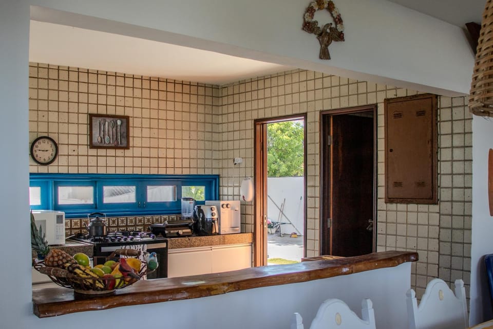 Kitchen or kitchenette, Dining area, oven, stove