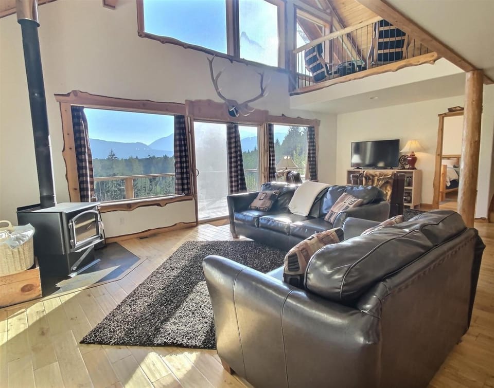 `Elk Ridge` | Hot tub, Wifi, Roku, Close to town. House in Washington