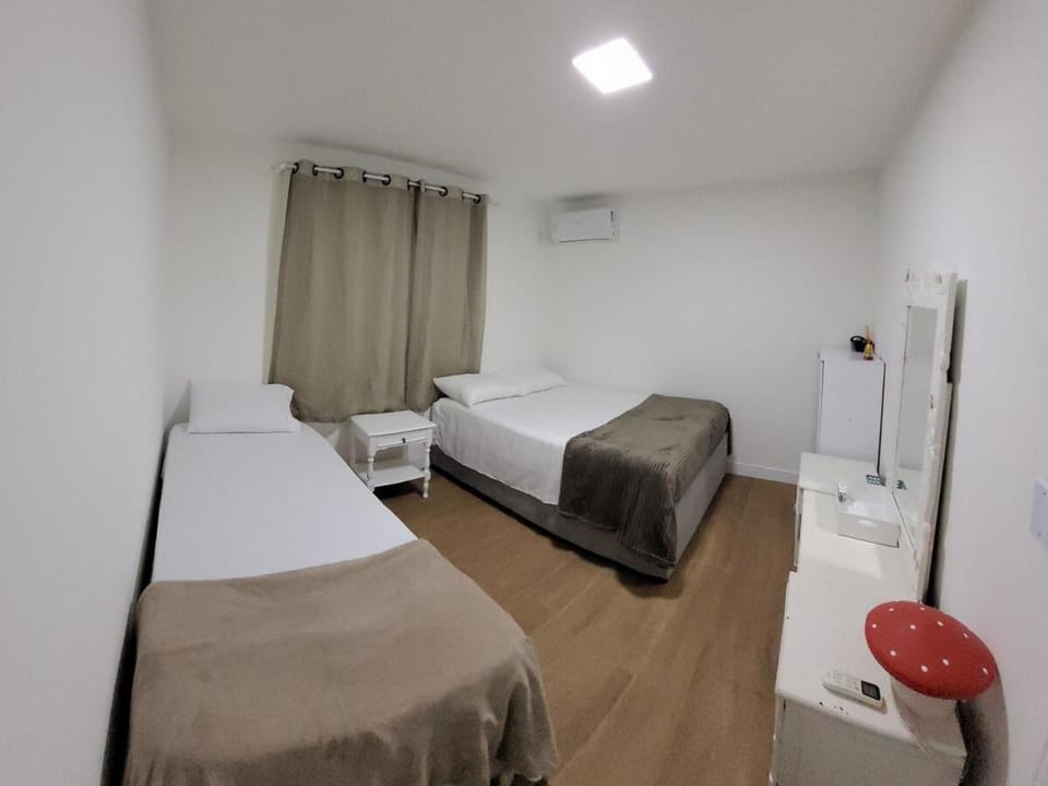 Casa da Sil com garagem, ar, wifi, perto Expocentro House in Balneário Camboriú