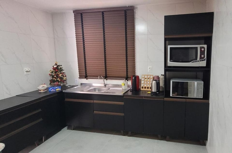 Casa da Sil com garagem, ar, wifi, perto Expocentro House in Balneário Camboriú