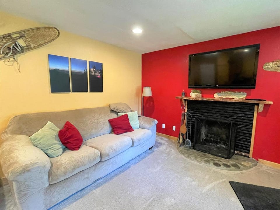 Mountain View | Wifi, Smart TV, In town House in Washington