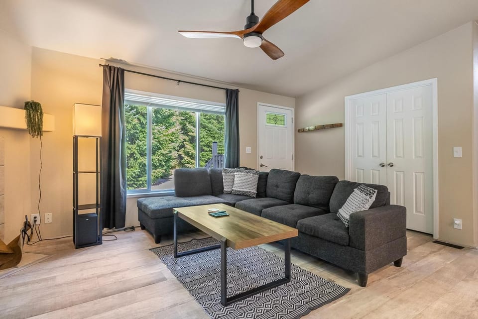 Nanook Haus | BBQ, Fireplace, Wifi, River access House in Washington