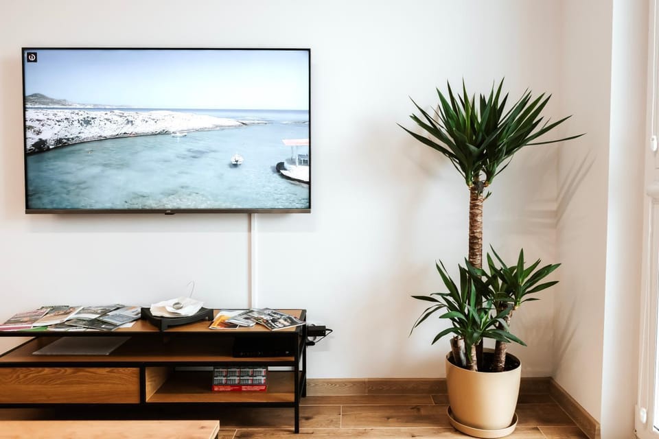 Communal lounge/ TV room, TV and multimedia, Evening entertainment