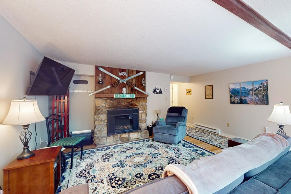 Easy Street Retreat Apartment in Sugar Mountain