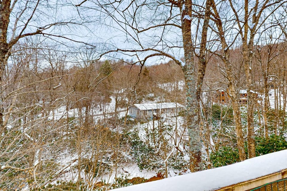 Easy Street Retreat Apartment in Sugar Mountain