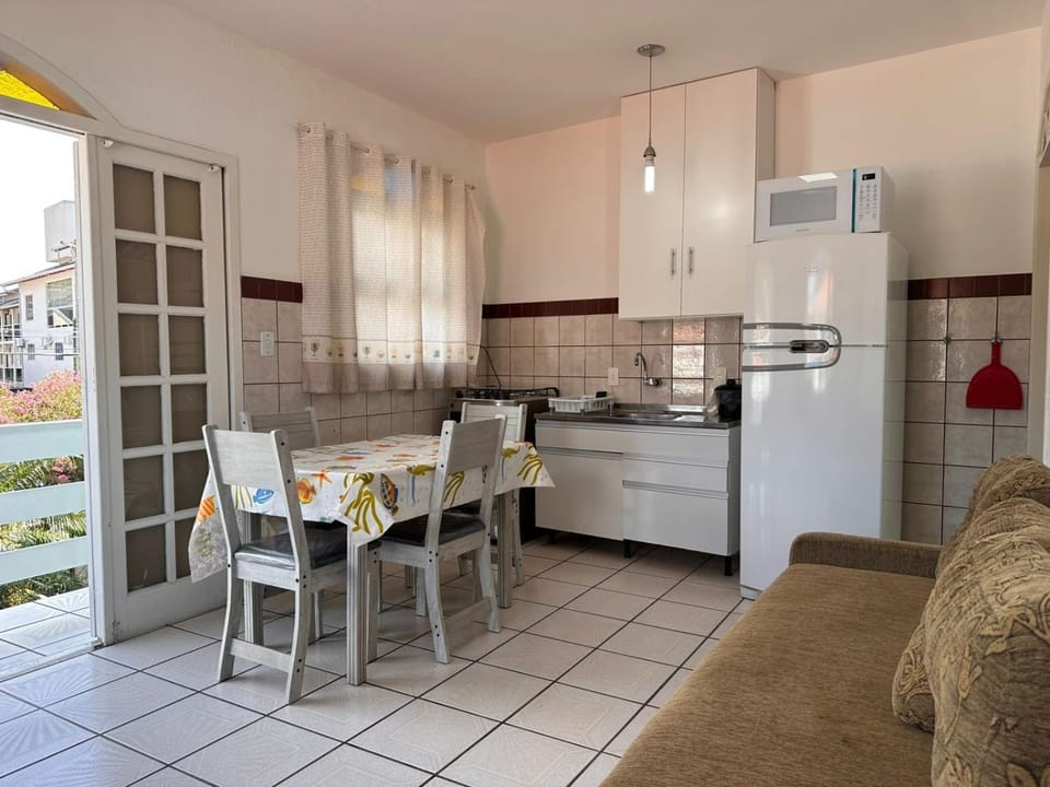 Ótimo apartamento próximo da praia e dos comércios Apartment in Florianopolis