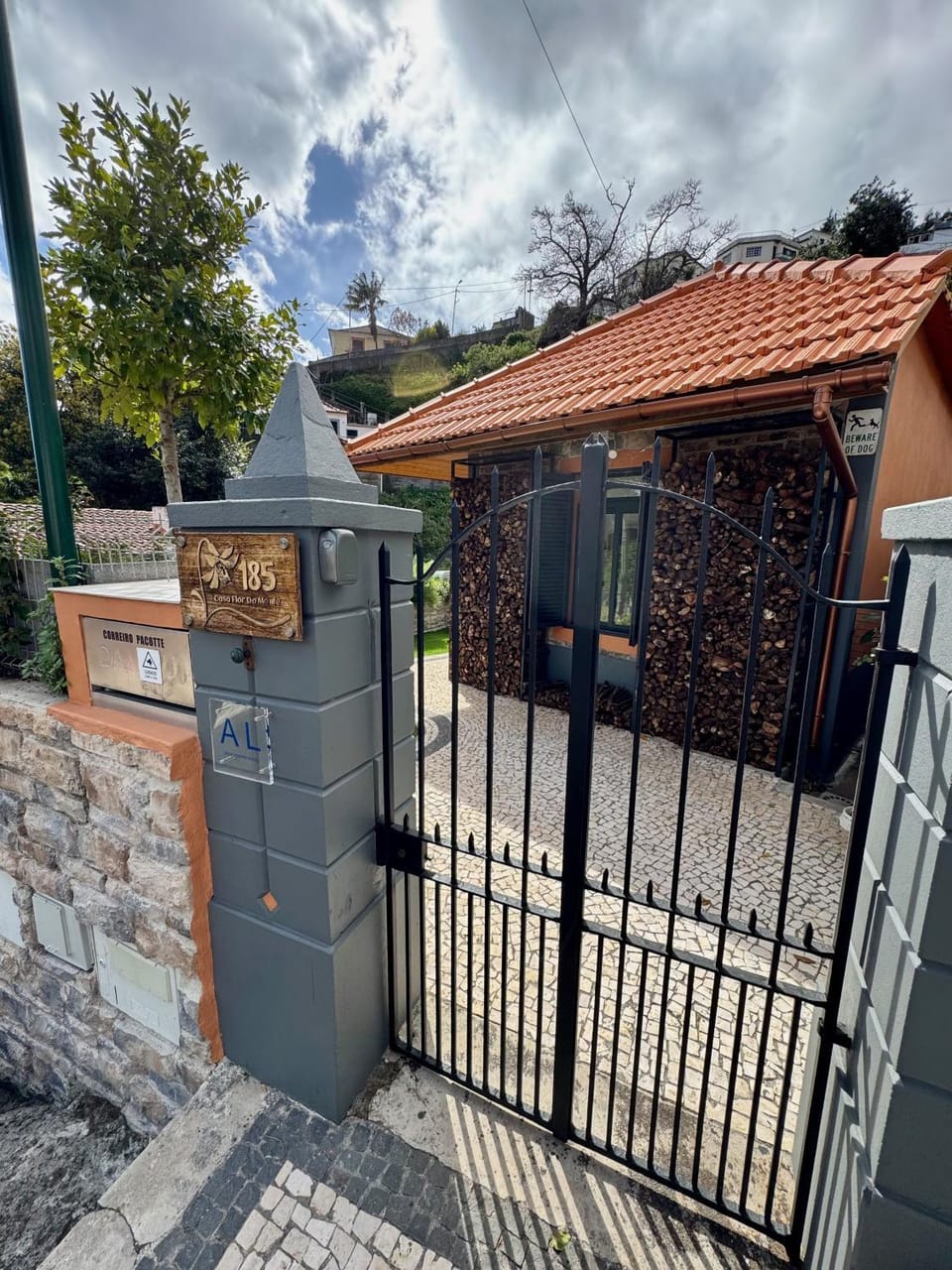 Property building, Facade/entrance