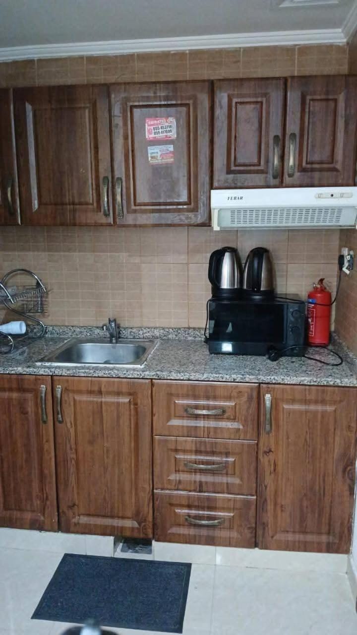 Daily Basis Furnished rooms Deira Apartment in Dubai