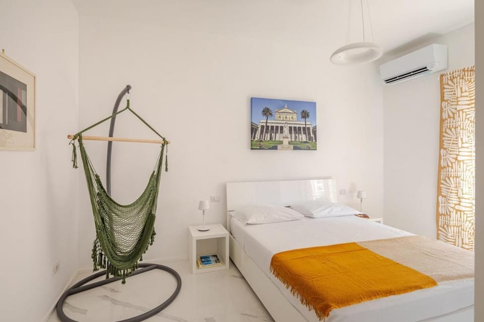 Bed, Photo of the whole room, Bedroom, air conditioner