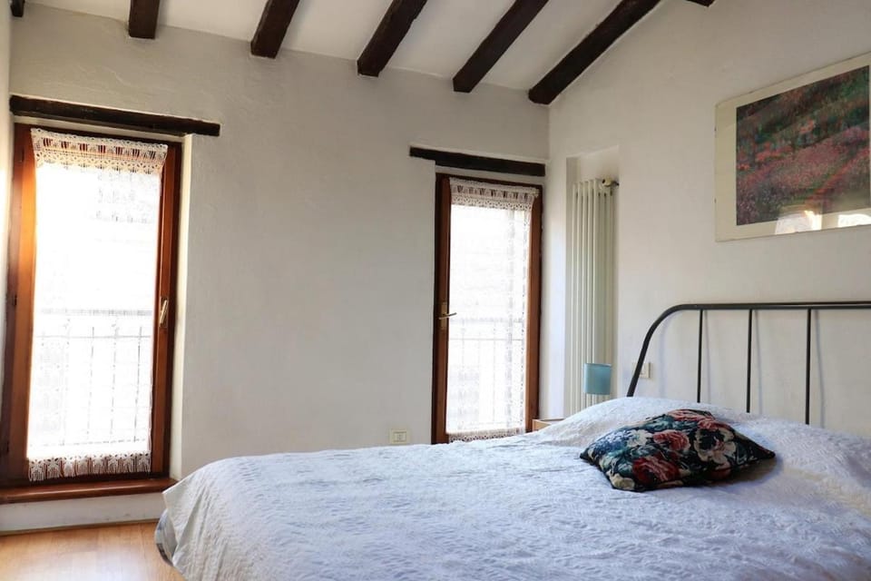 Casa di Borgo Santo Spirito House in Parma