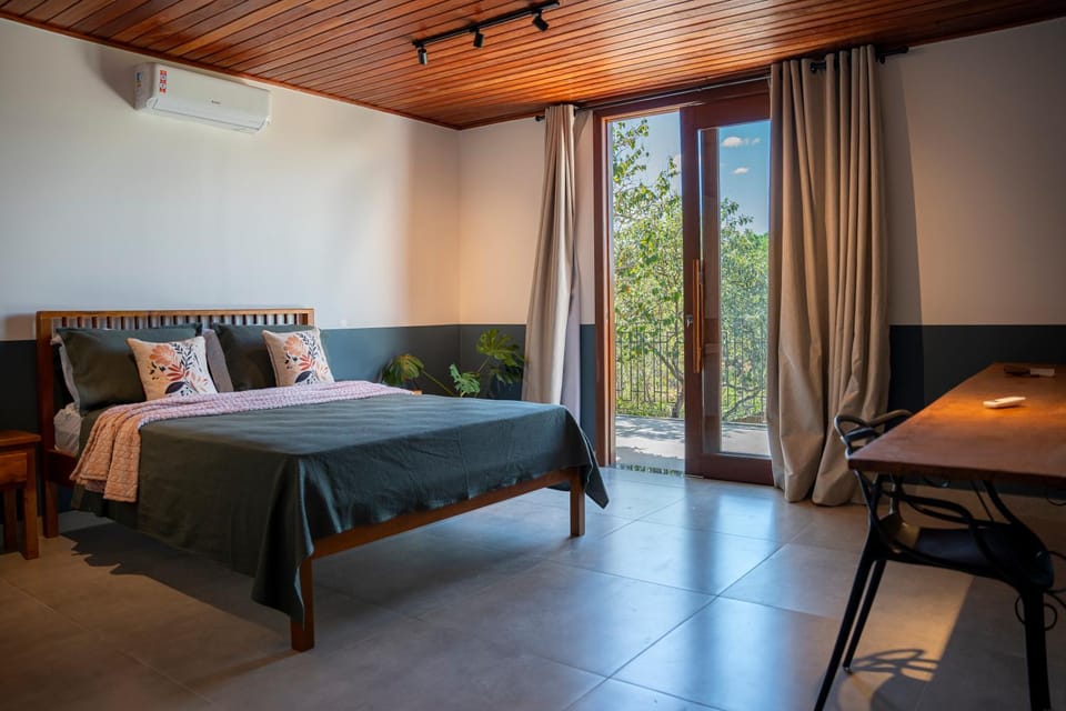 Bed, View (from property/room), Photo of the whole room, Bedroom
