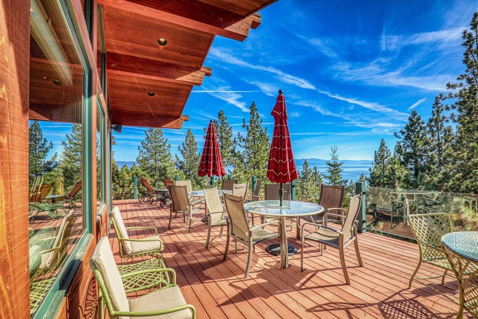 Clouds Rest in Dollar Point By Tahoe Getaways - Lake views - Hot Tub & Game Room House in Dollar Point