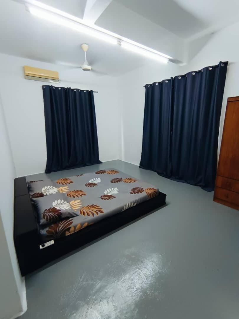 Bed, Photo of the whole room, Bedroom, air conditioner