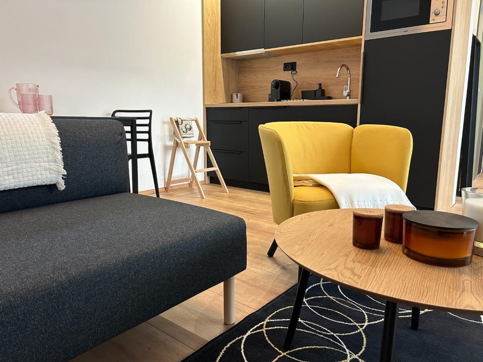 Kitchen or kitchenette, Living room, Seating area