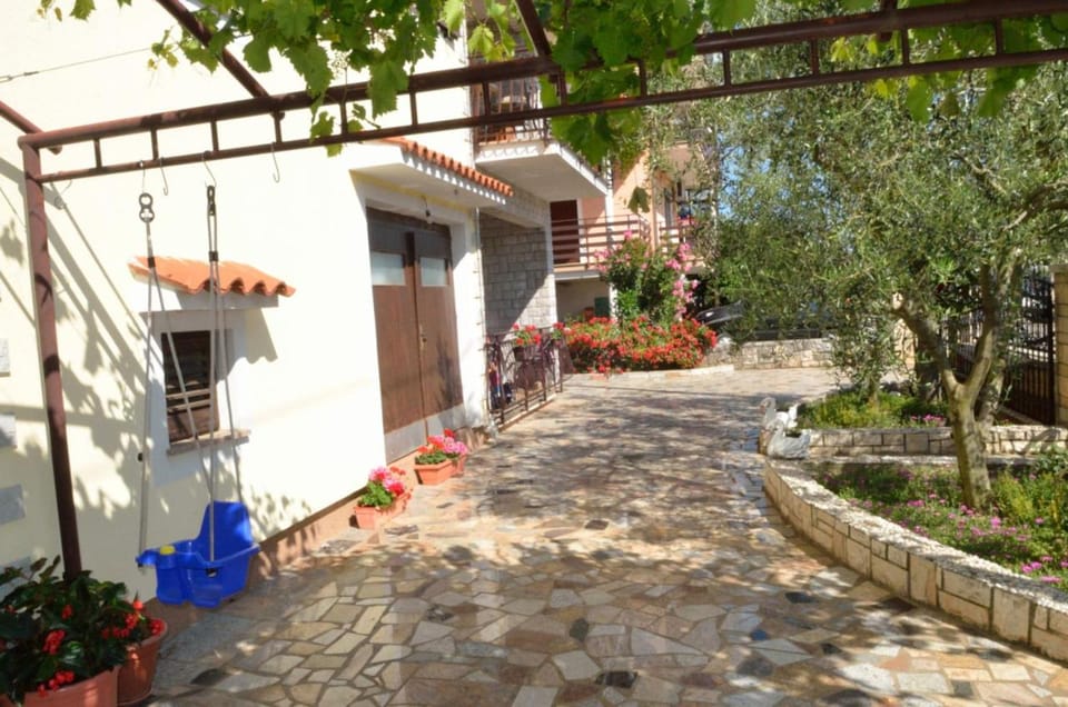 Apartments Ruža Apartment in Istria County