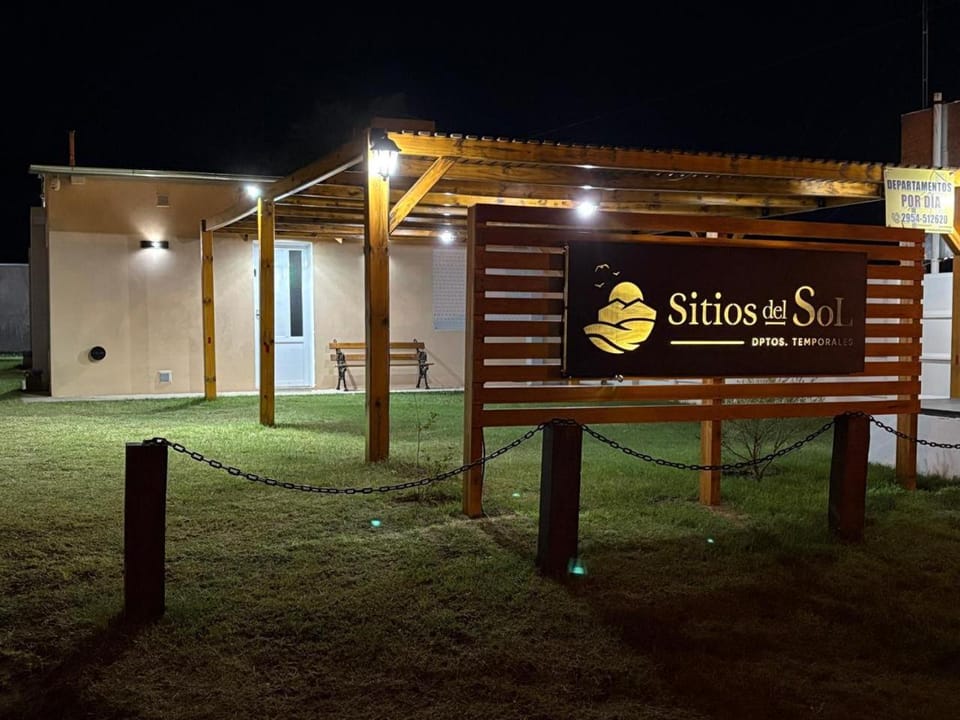 Facade/entrance, Parking