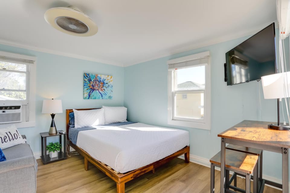 Relax 1 Mi From the Ocean Lake Worth Beach Studio Apartment in Lake Worth