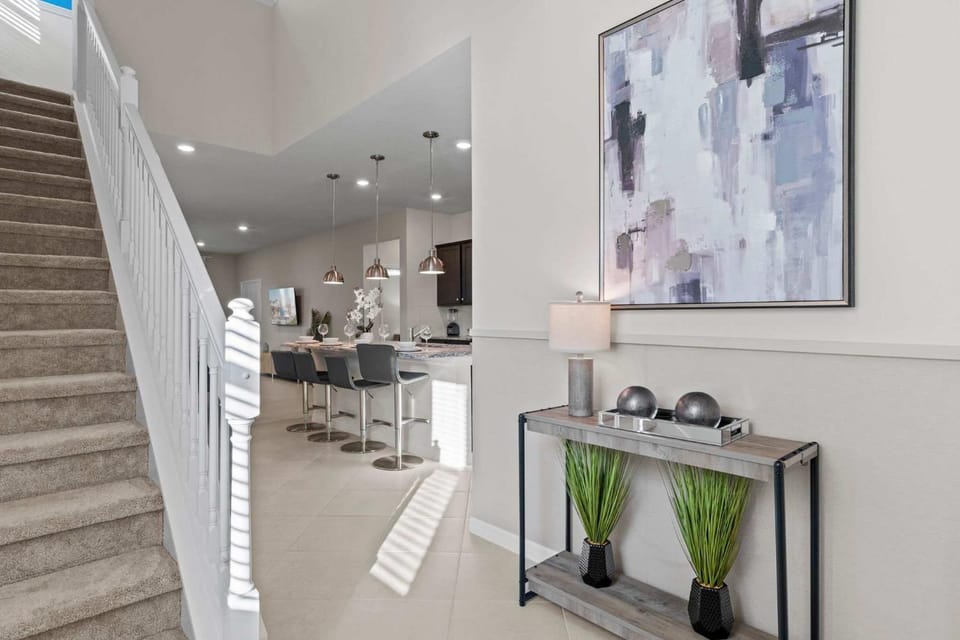 Chic 7Bed with private pool, theme bedrooms House in Four Corners