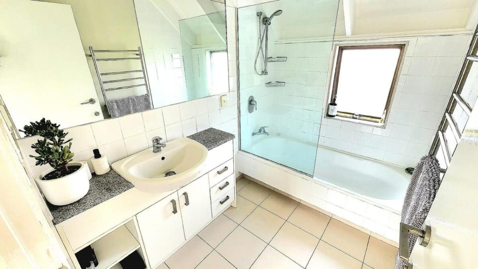 Perfect location - Long or short-term stay! Villa in Auckland