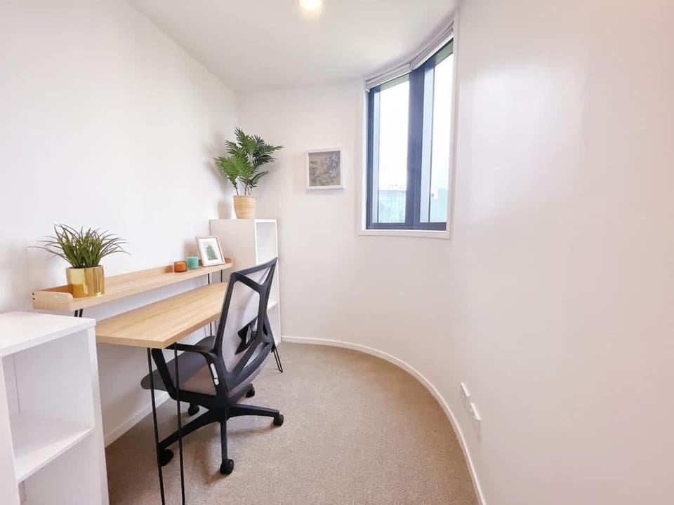 Graceful Parkside Scenery 1 Bed & 1 Study VS AC Pool & Gym Apartment in Auckland