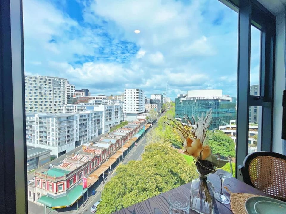 Parkside Air-con Studio on Queen St - Pool & Gym Apartment in Auckland