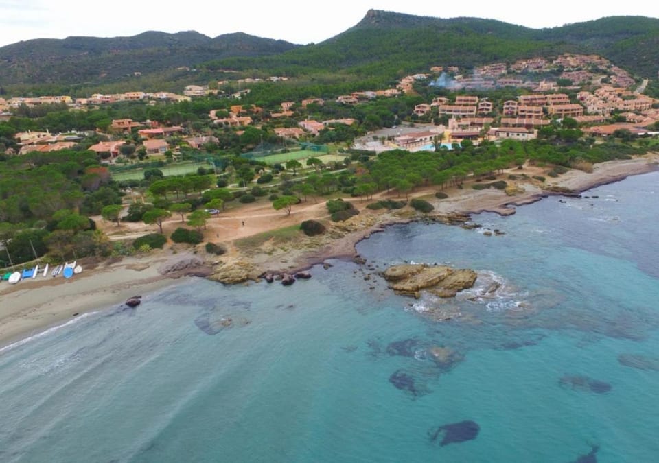 Nearby landmark, Day, Natural landscape, Bird's eye view, Beach, Mountain view, Sea view