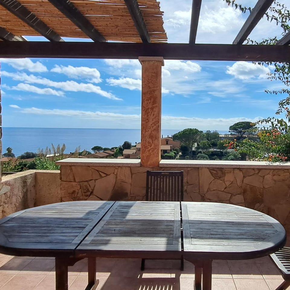 Patio, Day, Natural landscape, View (from property/room), Balcony/Terrace, Living room, Seating area, Dining area, Sea view, Sea view