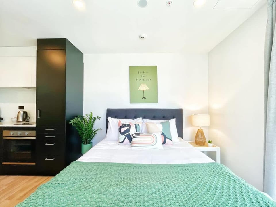 Fresh Comfy Studio Nearby Skytower - Pool Gym Sauna Apartment in Auckland