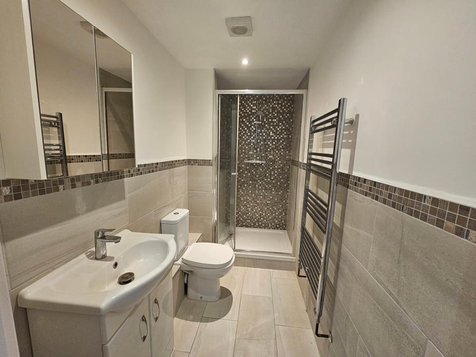 Shower, Toilet, Bathroom