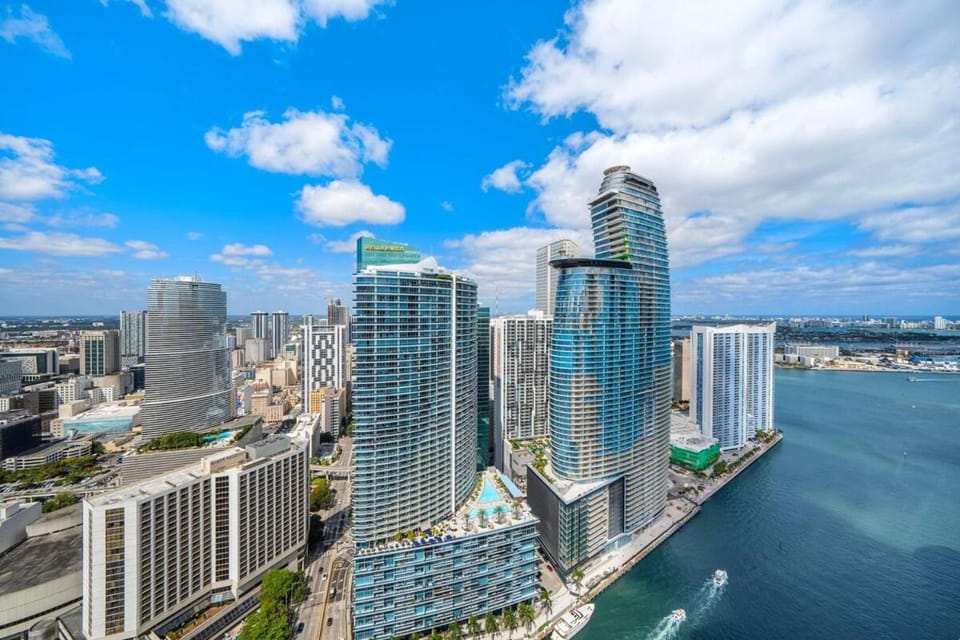 Sky High Penthouse Corner 2BR 2BA Icon Brickell Apartment in Brickell