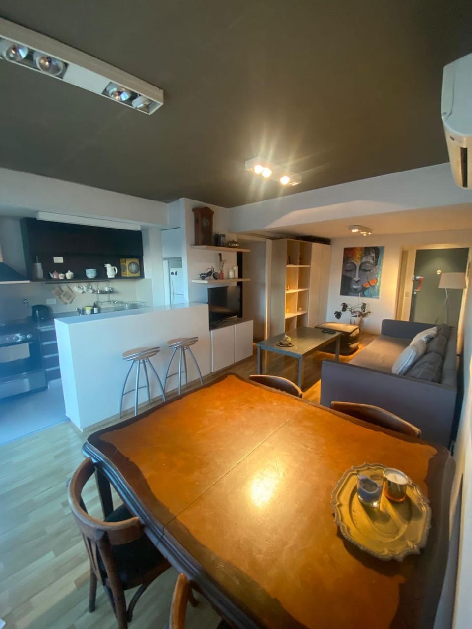 TV and multimedia, Kitchen or kitchenette, Living room, Seating area, Dining area