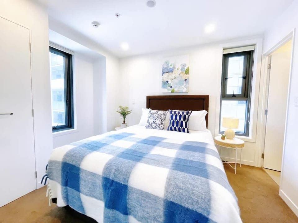 Refreshing Central 2 Bedrooms on Queen St Living Apartment in Auckland