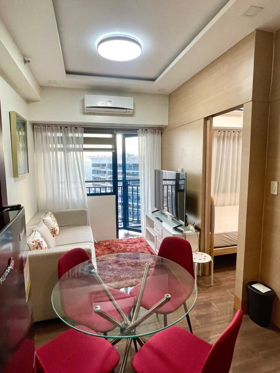 TV and multimedia, Kitchen or kitchenette, Living room, Seating area, Dining area, minibar, air conditioner