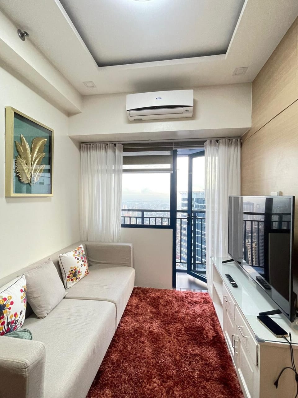 Communal lounge/ TV room, TV and multimedia, Living room, Seating area, Evening entertainment, air conditioner