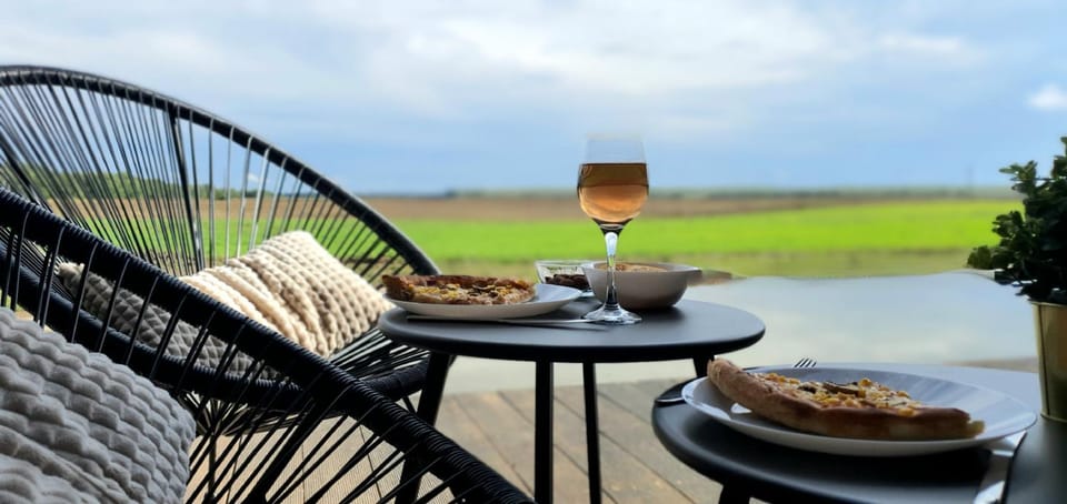 View (from property/room), Balcony/Terrace, Dining area