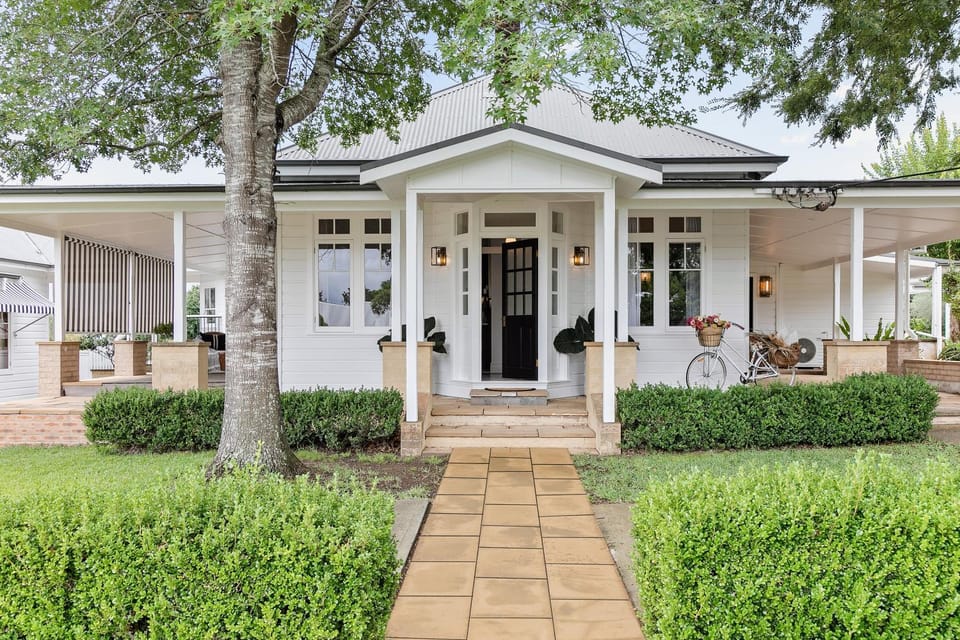 Property building, Facade/entrance